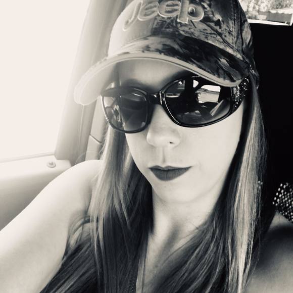 Meet your Posher, Alysia - Picture 1 of 1